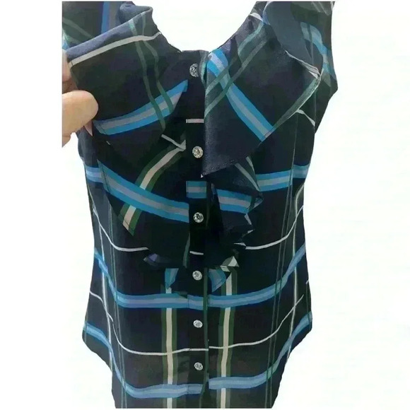 Banana Republic Sleeveless Plaid Button Up Top - Picture 6 of 8